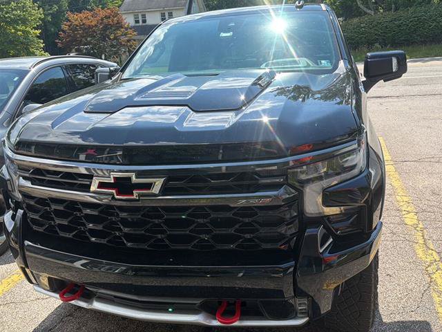 Used 2024 Chevrolet Silverado 1500 ZR2 w/ Technology Package AWD/4WD image 2