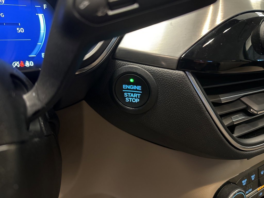 Certified 2022 Ford Escape Titanium image 43