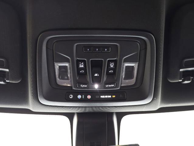 Used 2021 Chevrolet Silverado 1500 High Country w/ Technology Package image 16