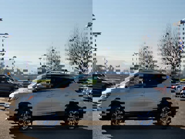 Used 2019 Nissan Rogue Sport SV w/ Technology Package image 2