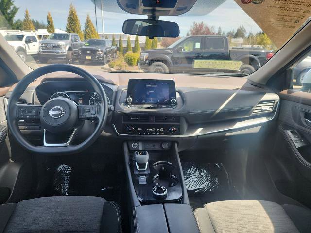 Used 2023 Nissan Rogue SV AWD/4WD image 7