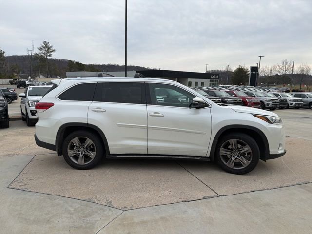 Used 2017 Toyota Highlander Limited Platinum image 5