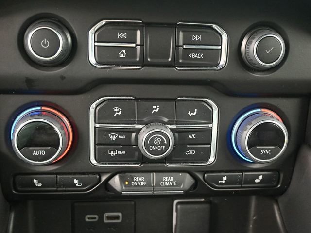 Used 2023 Chevrolet Tahoe LT w/ Luxury Package AWD/4WD image 13