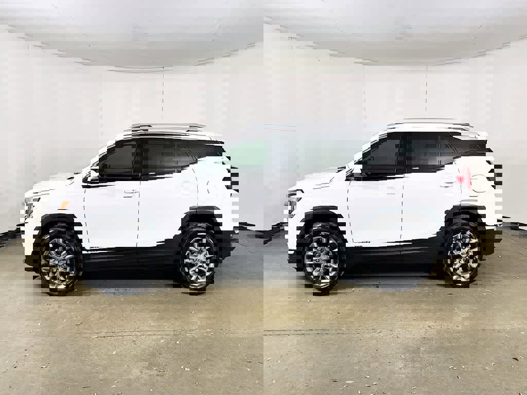 Used 2024 GMC Terrain SLT image 6