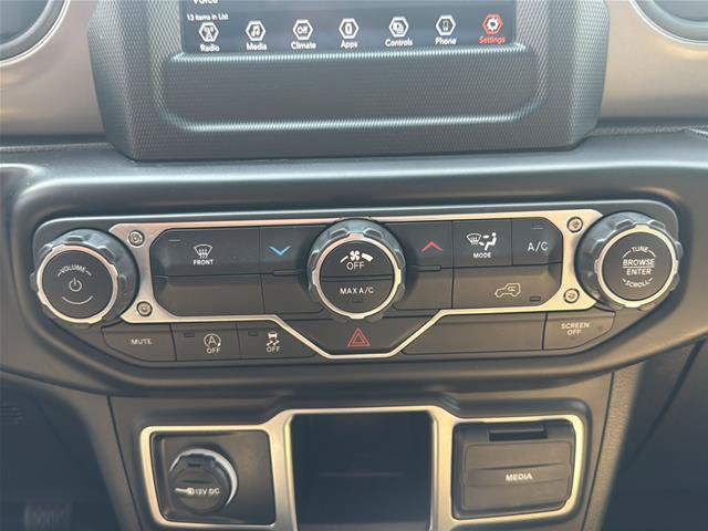 Used 2022 Jeep Wrangler Sport AWD/4WD image 18