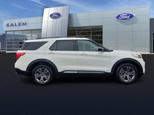 Certified 2022 Ford Explorer XLT w/ Equipment Group 202A AWD/4WD image 2