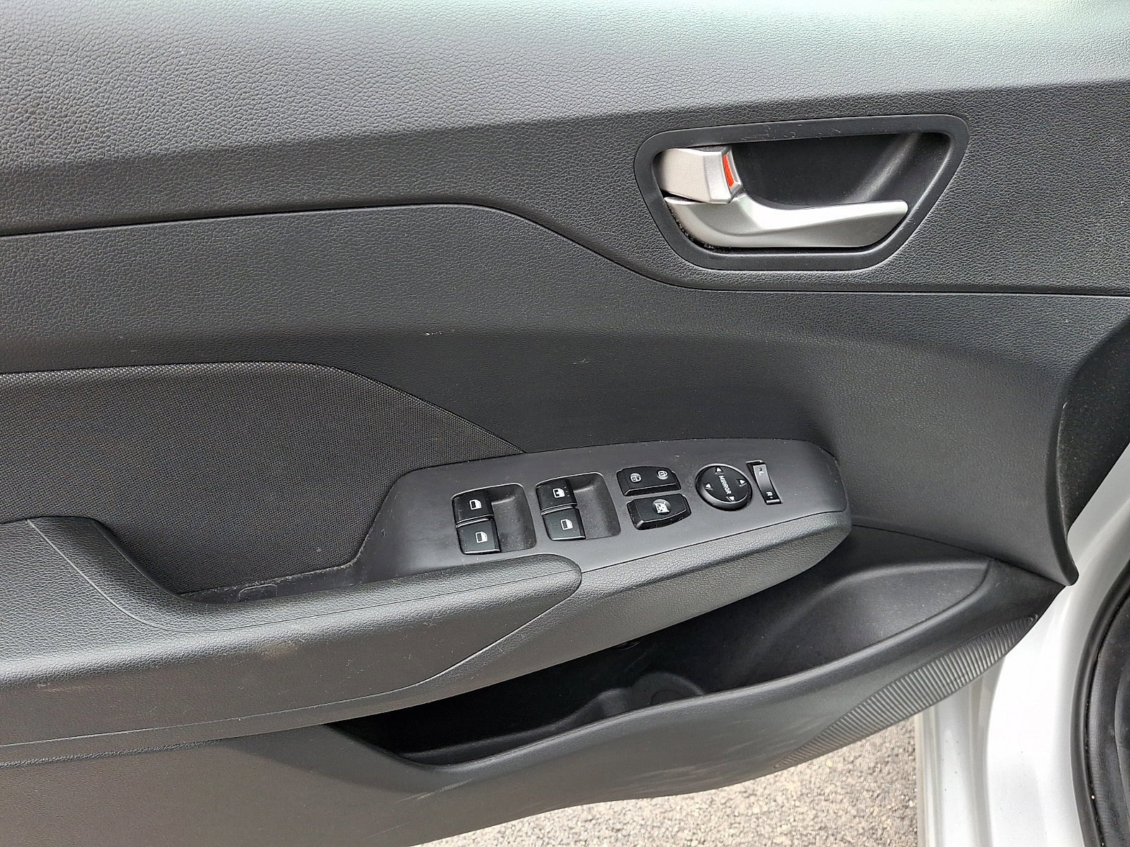 Used 2022 Hyundai Accent SE image 13