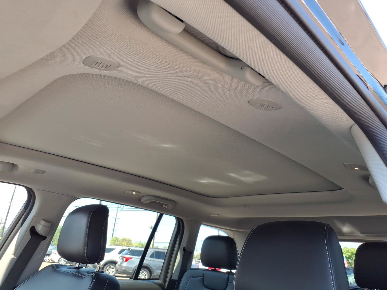 Used 2022 Jeep Grand Cherokee Limited AWD/4WD image 16