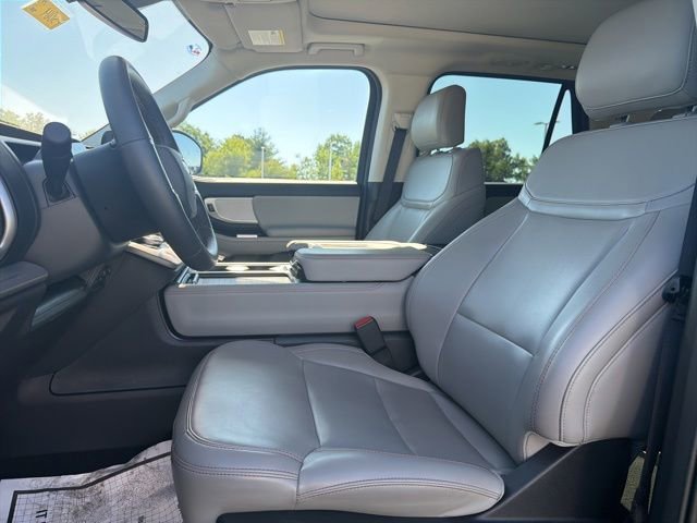 Certified 2025 Ford Expedition Active AWD/4WD image 32