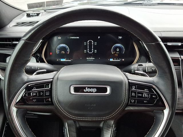 Used 2022 Jeep Grand Cherokee Overland w/ Luxury Tech Group IV AWD/4WD image 22