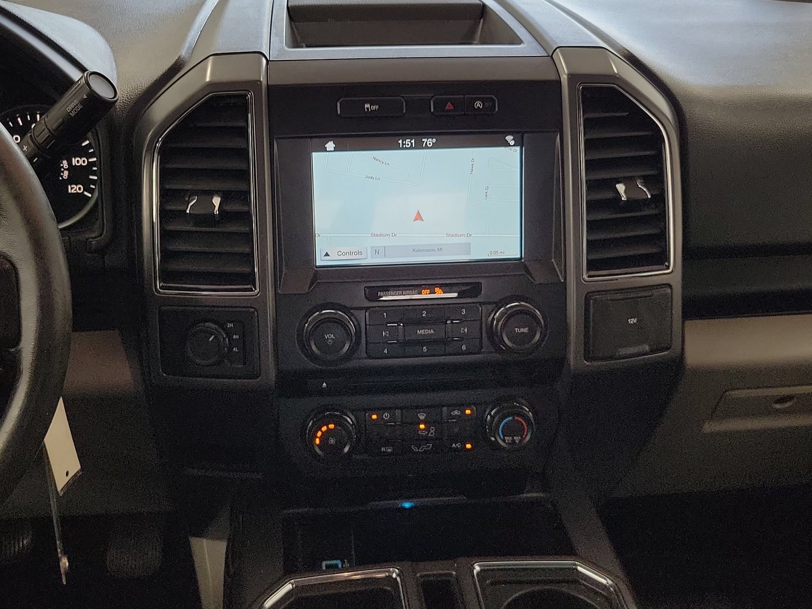 Certified 2018 Ford F150 XLT w/ Equipment Group 302A Luxury AWD/4WD image 31