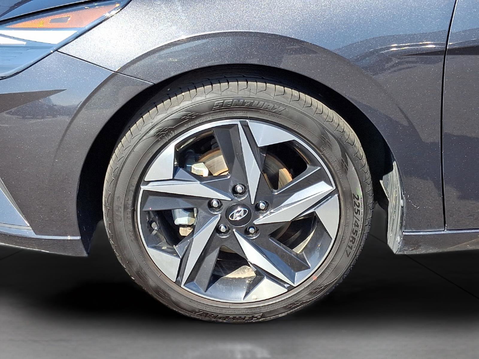 Used 2023 Hyundai Elantra SEL w/ Convenience Package image 9