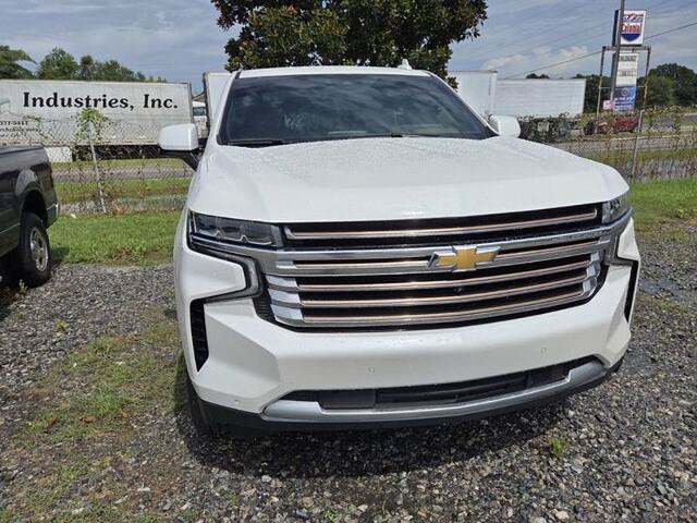 Used 2024 Chevrolet Suburban High Country w/ Premium Package RWD image 4