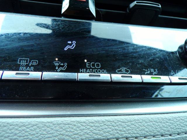 Used 2022 Toyota Corolla Cross LE AWD/4WD image 23