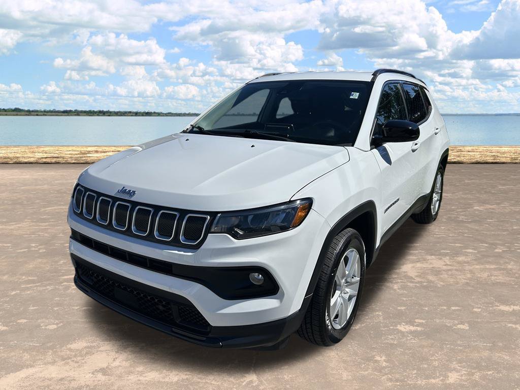 Used 2022 Jeep Compass Latitude FWD image 4