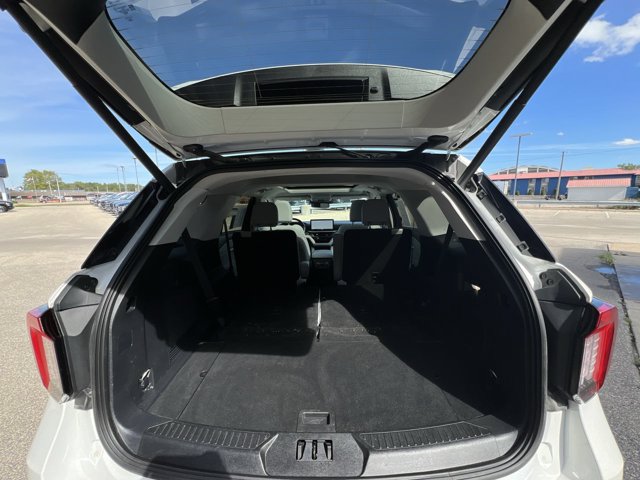 Certified 2025 Ford Explorer Platinum w/ Ultimate Package AWD/4WD image 26