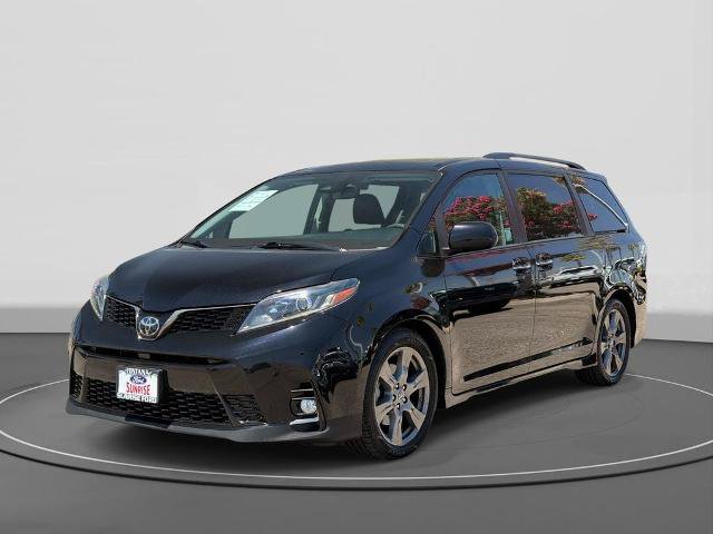 Used 2018 Toyota Sienna SE Premium w/ Carpet Mat Package
