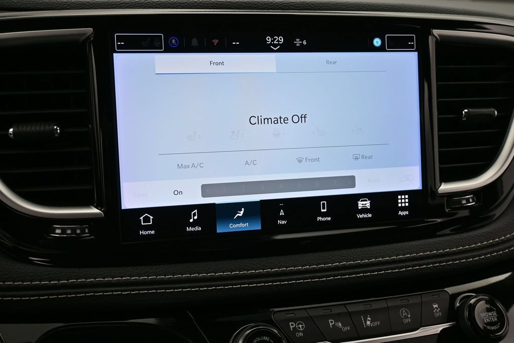 Used 2024 Chrysler Pacifica Limited FWD image 10