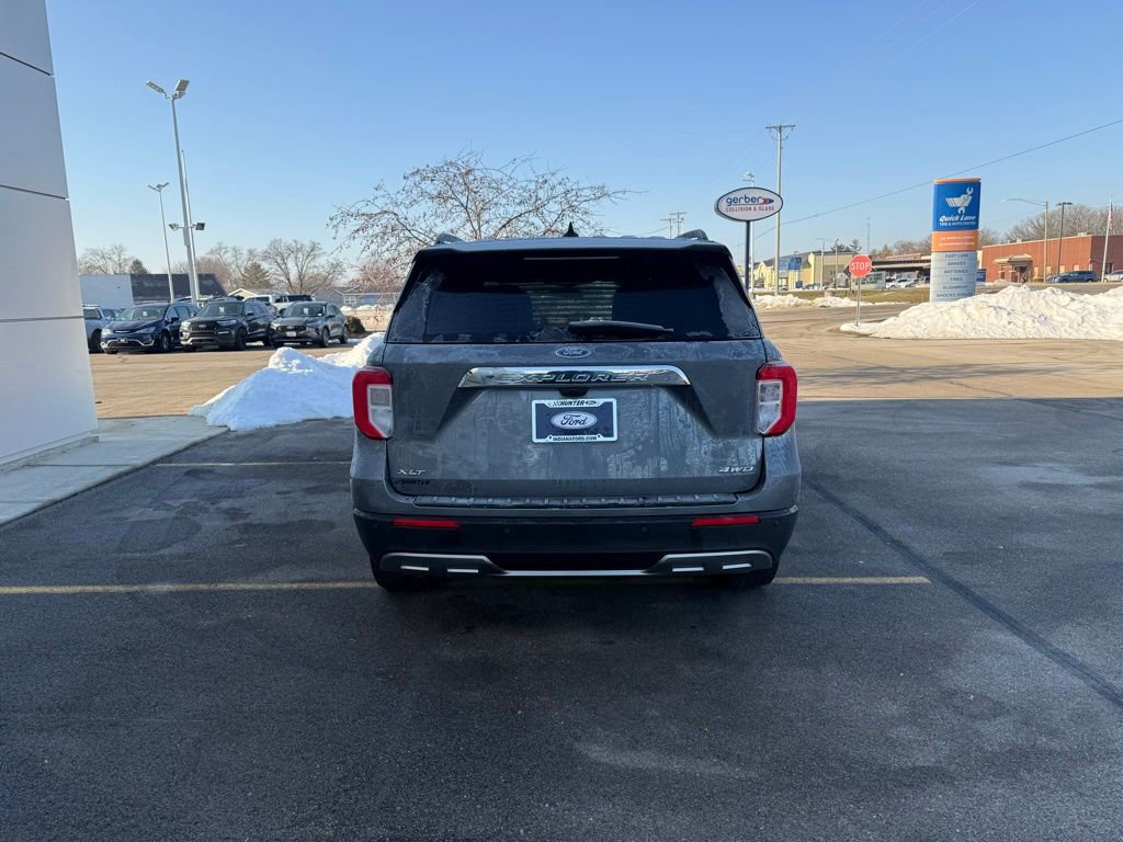 Certified 2022 Ford Explorer XLT w/ Equipment Group 202A image 32