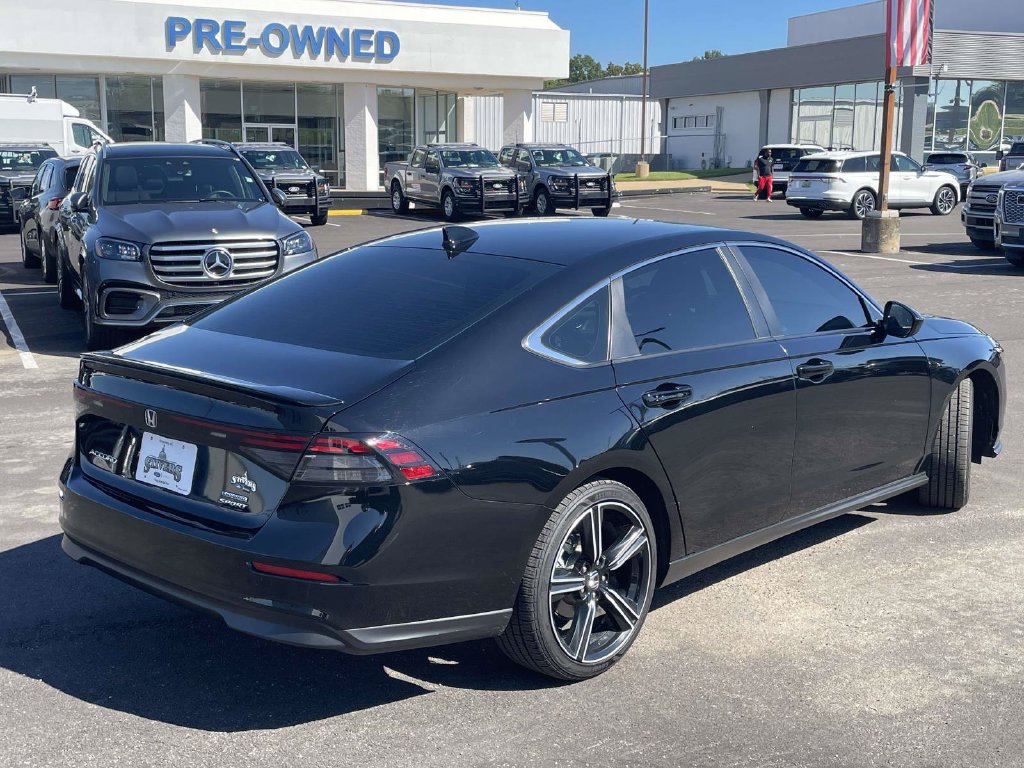 Used 2025 Honda Accord Sport image 3