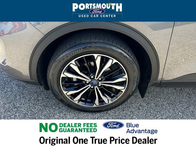 Certified 2022 Ford Escape SE w/ SE Sport Appearance Package image 31