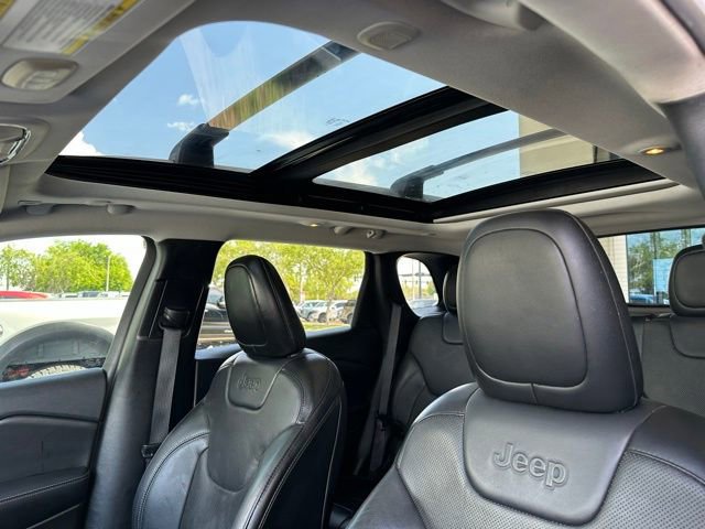 Used 2019 Jeep Cherokee Limited w/ Luxury Group image 9