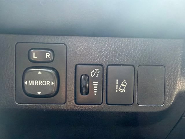 Used 2018 Toyota RAV4 Limited AWD/4WD image 24