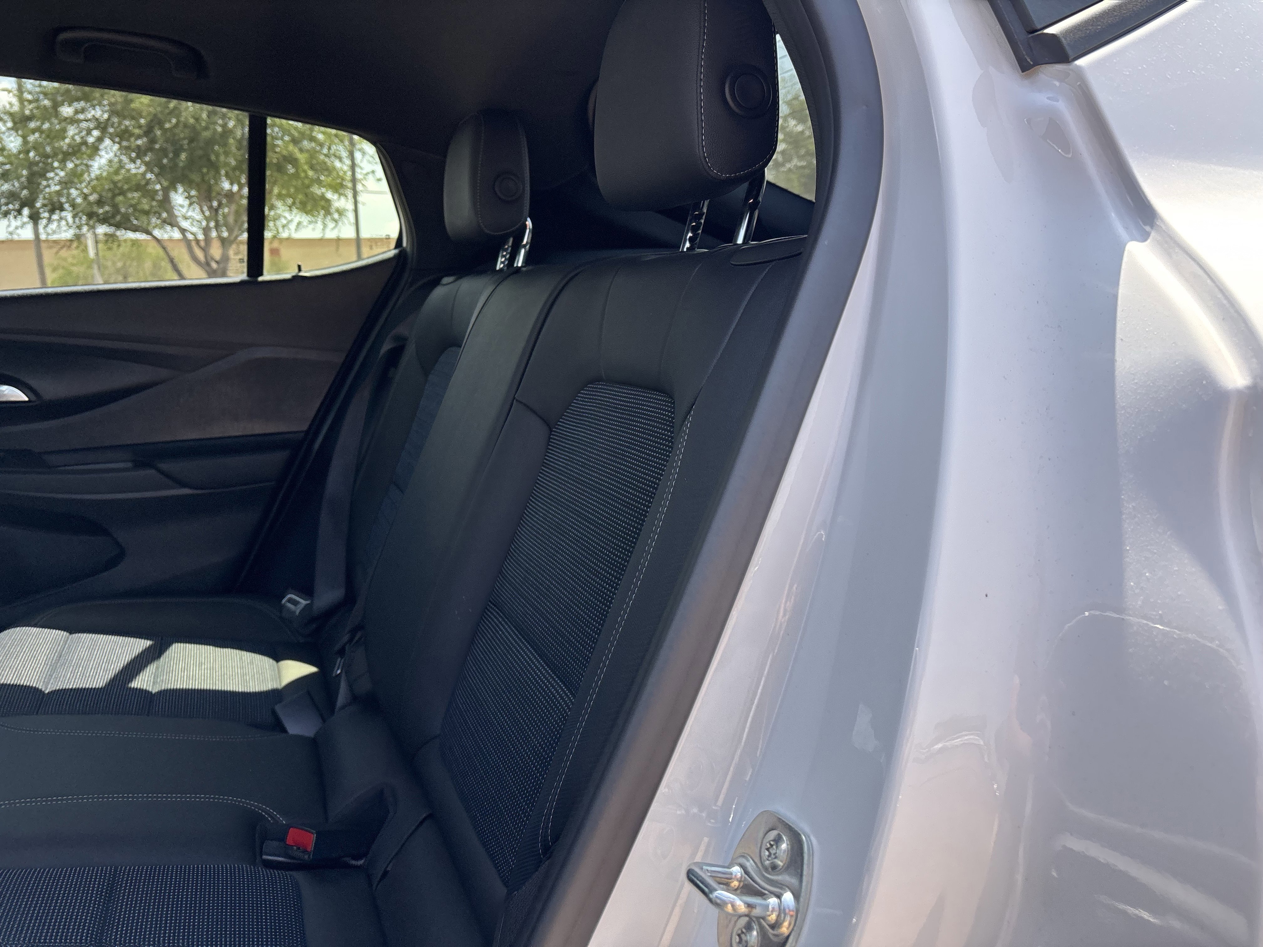 Used 2025 Buick Envista Preferred image 15