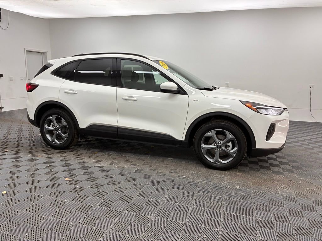 Certified 2025 Ford Escape ST-Line Elite w/ Tech Pack #2 image 7