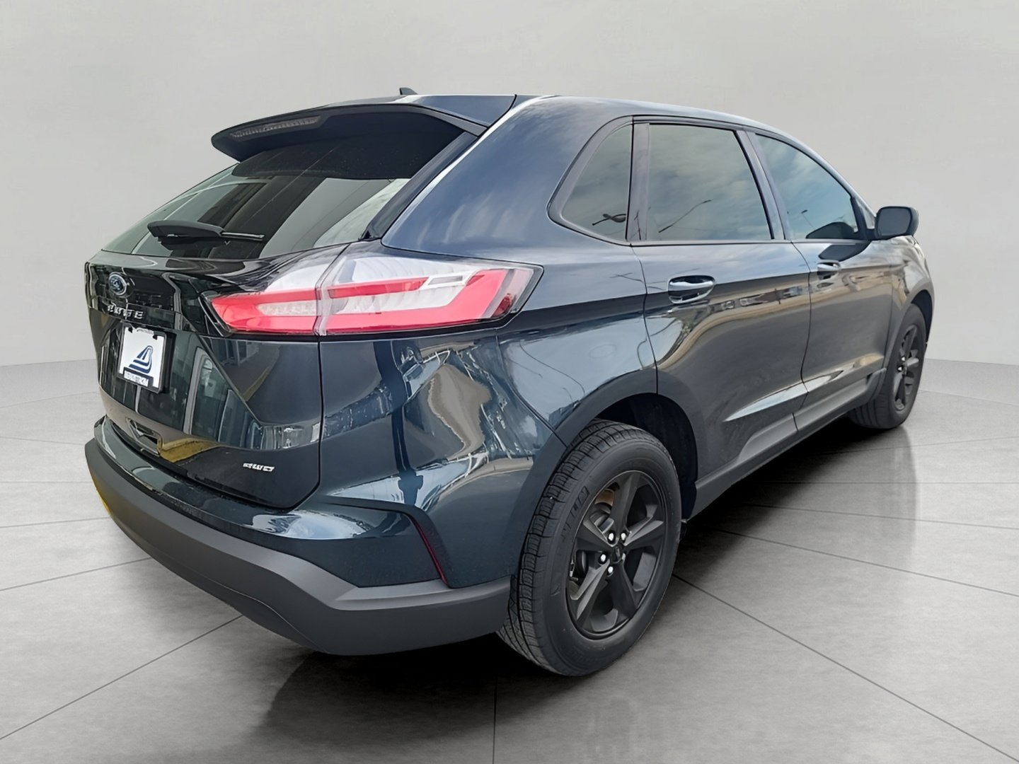 Certified 2023 Ford Edge SE image 6
