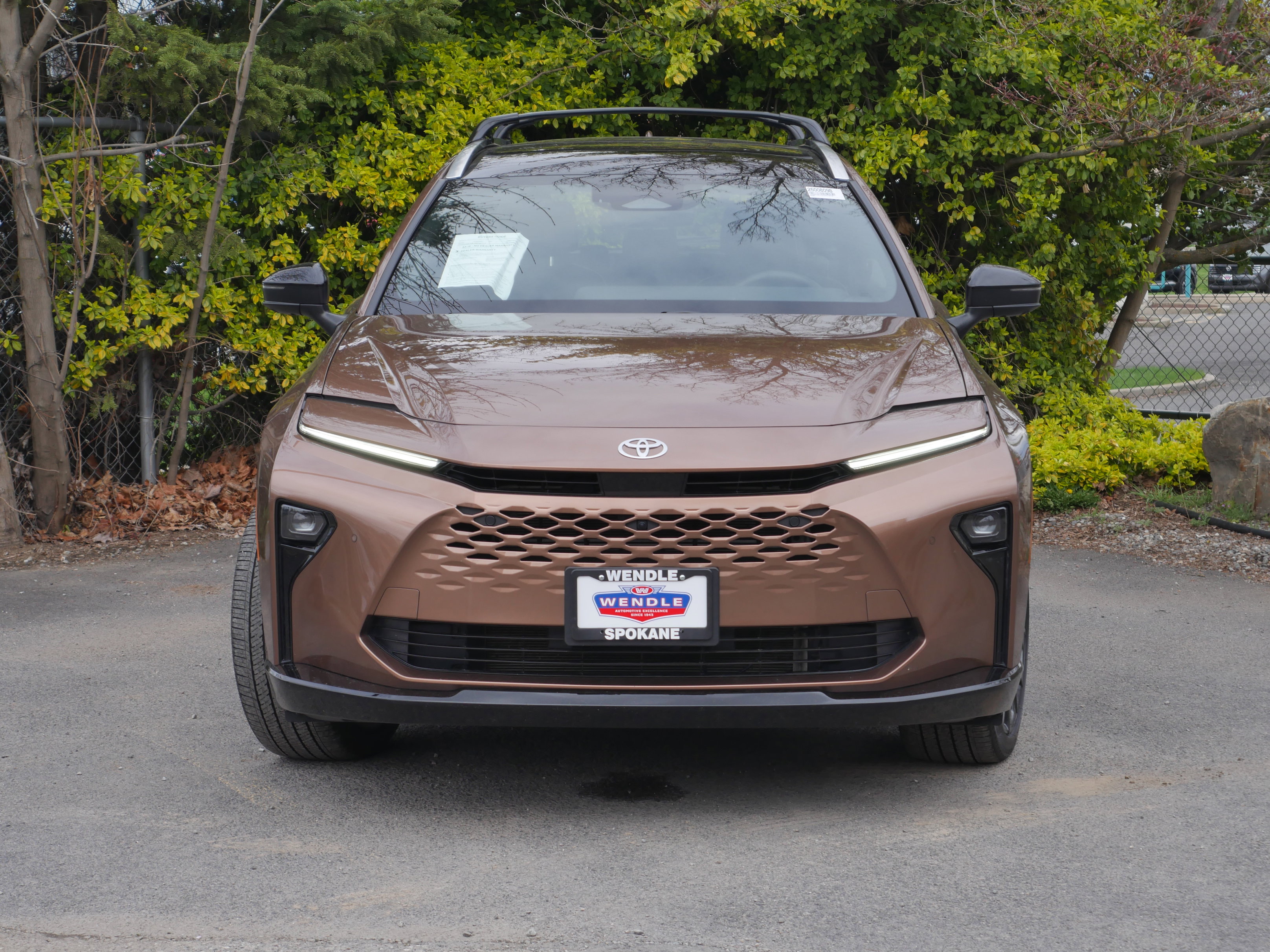 Used 2025 Toyota Crown Signia w/ Advanced Technology Package image 39