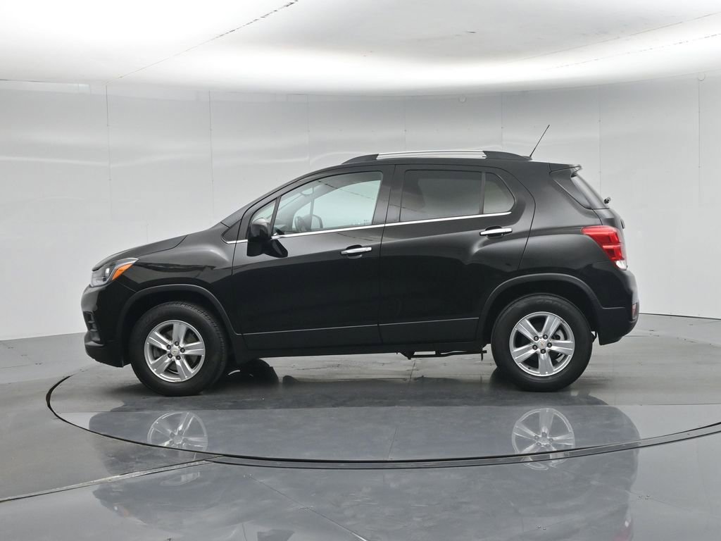 Used 2020 Chevrolet Trax LT w/ LT Convenience Package AWD/4WD image 32