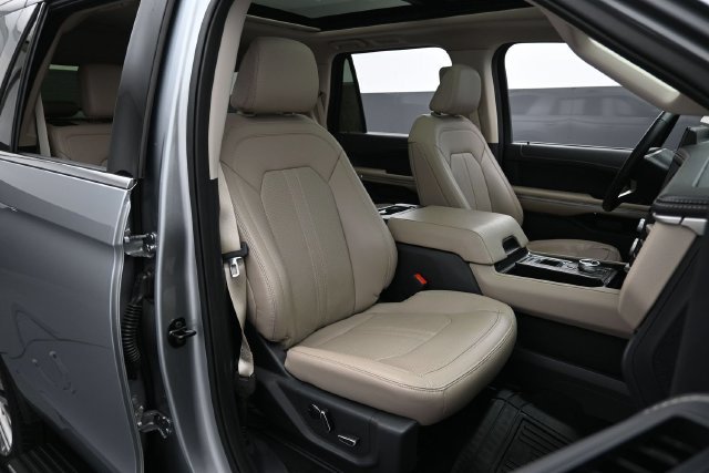 Certified 2024 Ford Expedition Limited RWD image 32