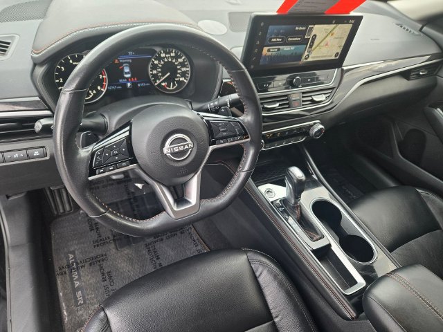 Used 2024 Nissan Altima 2.5 SR w/ SR Premium Package FWD image 6
