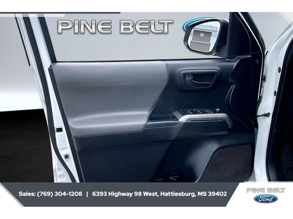 Used 2018 Toyota Tacoma SR5 RWD image 18