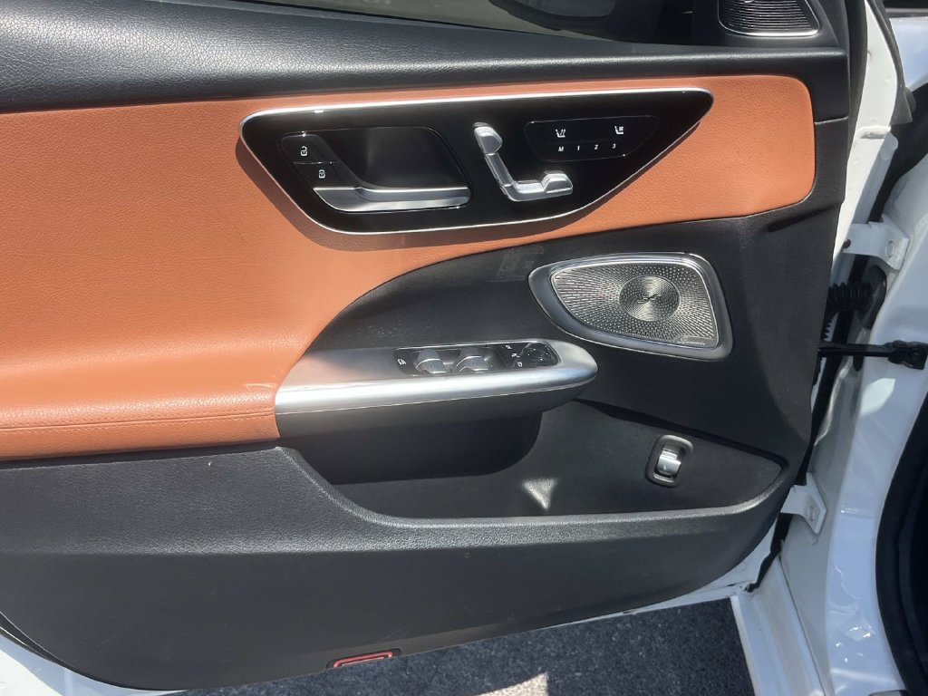 Used 2022 Mercedes-Benz C 300 Sedan image 30