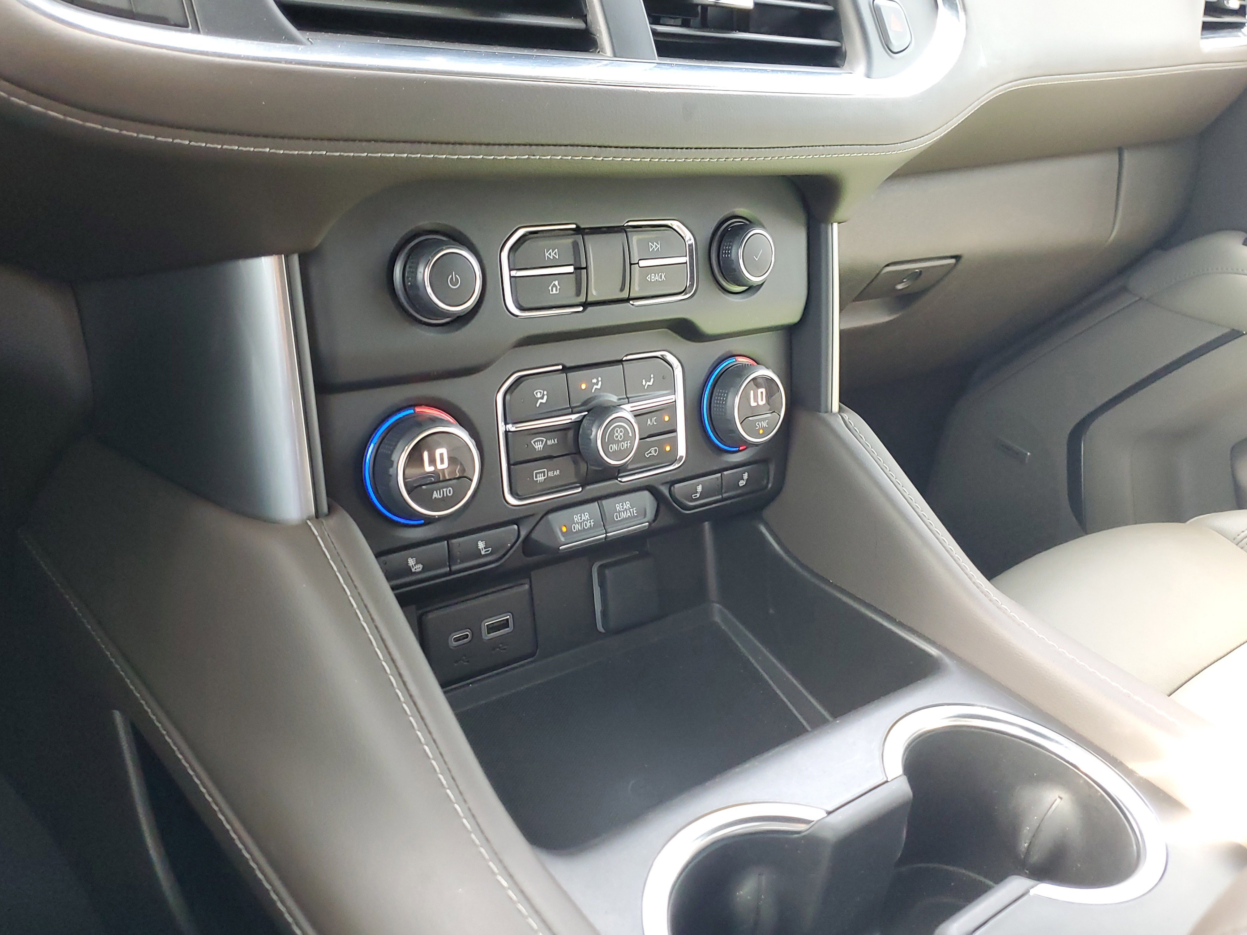 Used 2024 Chevrolet Tahoe LT w/ LT Signature Package image 29