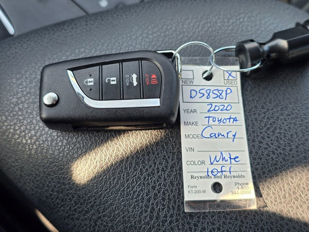 Used 2020 Toyota Camry SE image 30