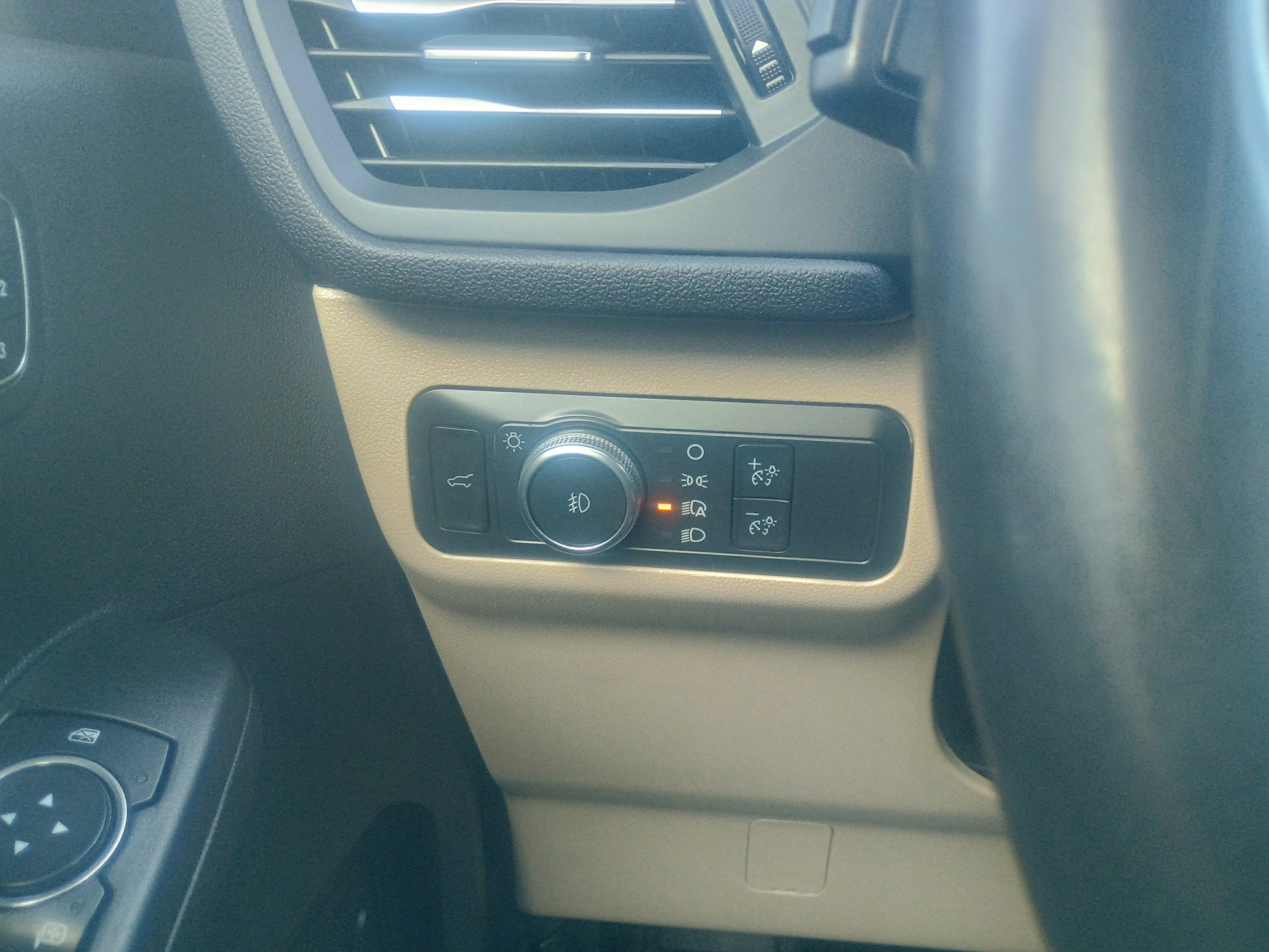 Certified 2021 Ford Escape SEL w/ Technology Package image 21