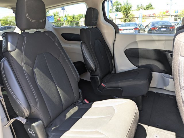Used 2023 Chrysler Voyager LX FWD image 31
