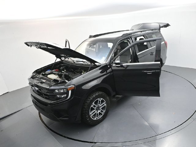Certified 2025 Ford Expedition Active AWD/4WD image 56