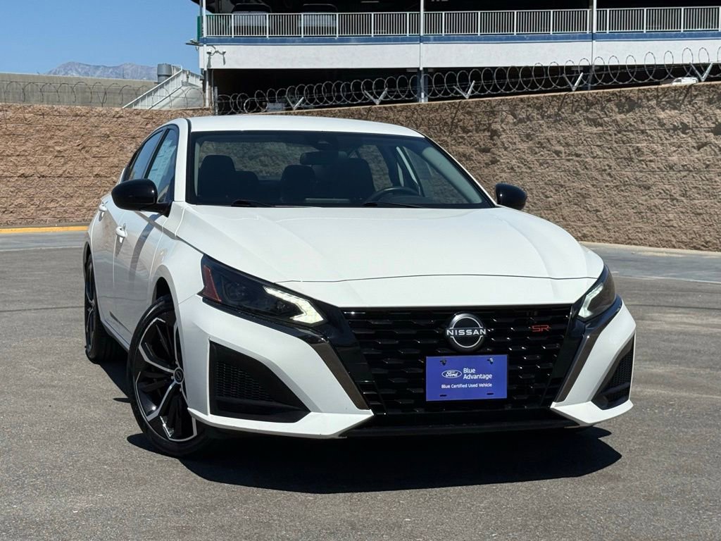 Used 2024 Nissan Altima 2.5 SR FWD image 3