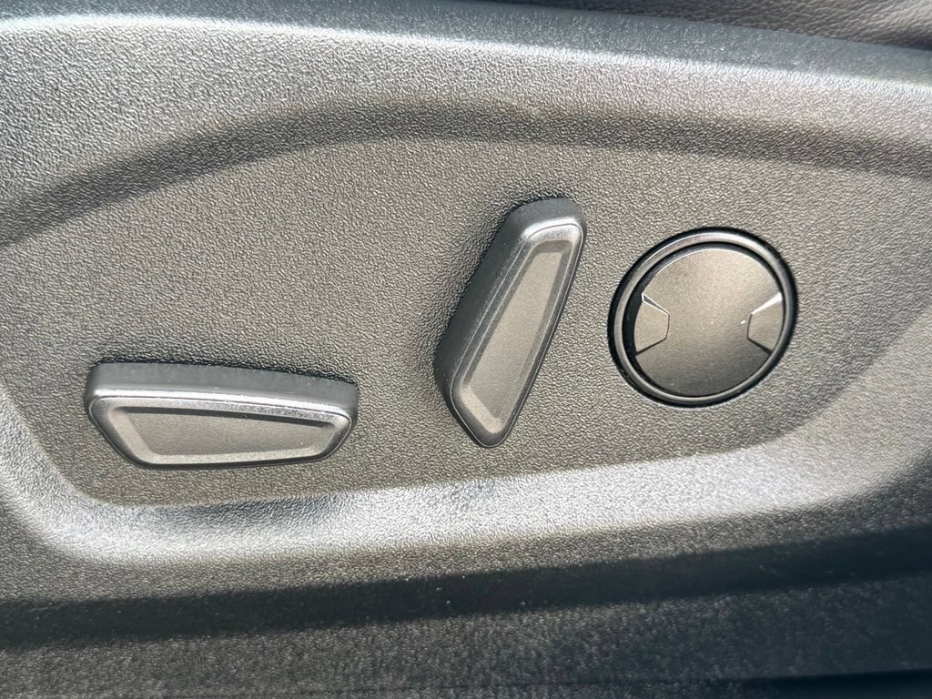 Certified 2020 Ford Edge SEL FWD image 30