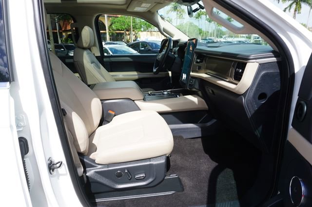 Certified 2022 Ford Expedition Limited RWD image 3