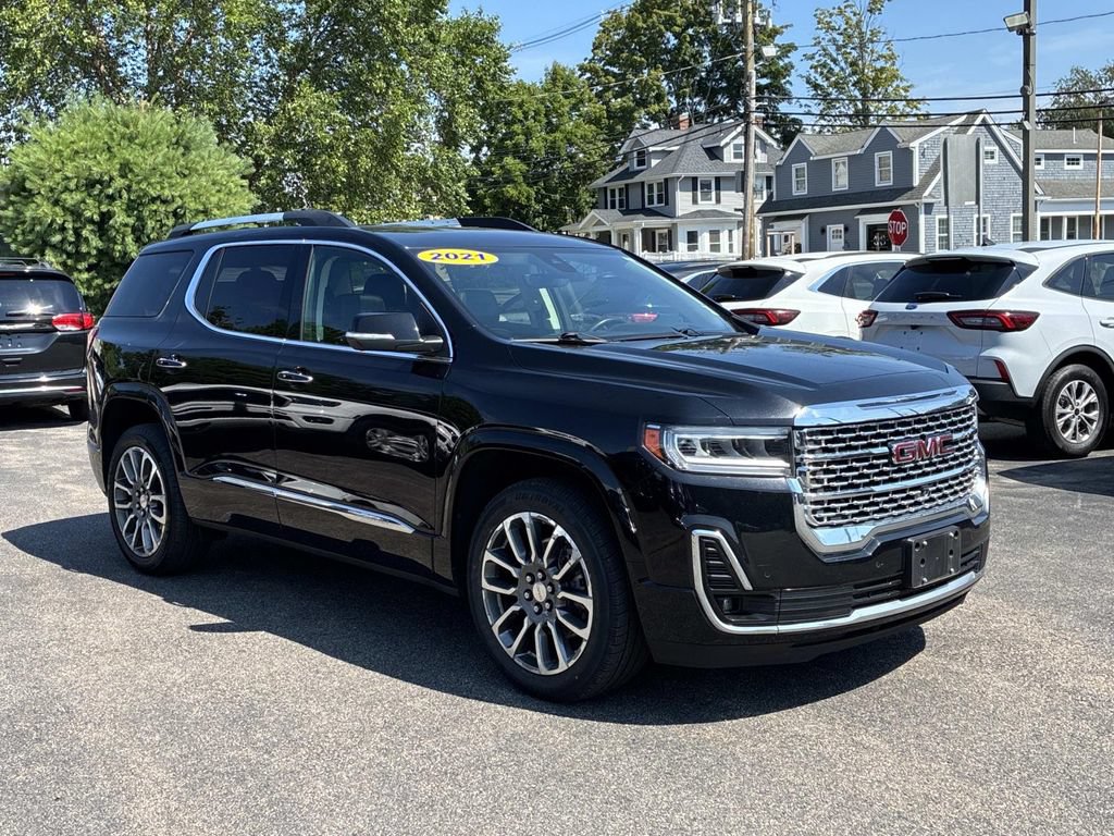 Used 2021 GMC Acadia Denali w/ Denali Ultimate Package AWD/4WD image 3