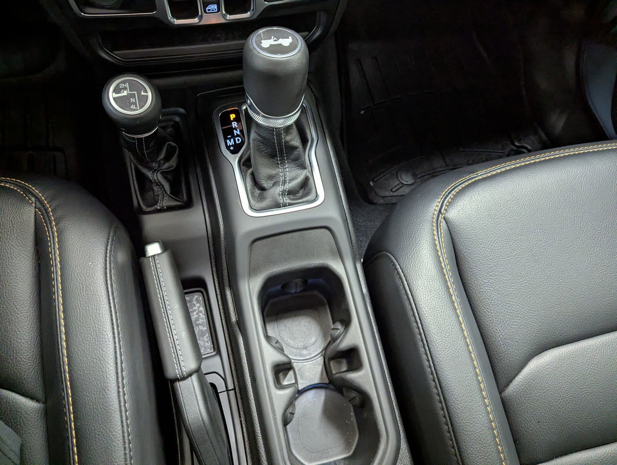 Used 2024 Jeep Wrangler Sahara image 15