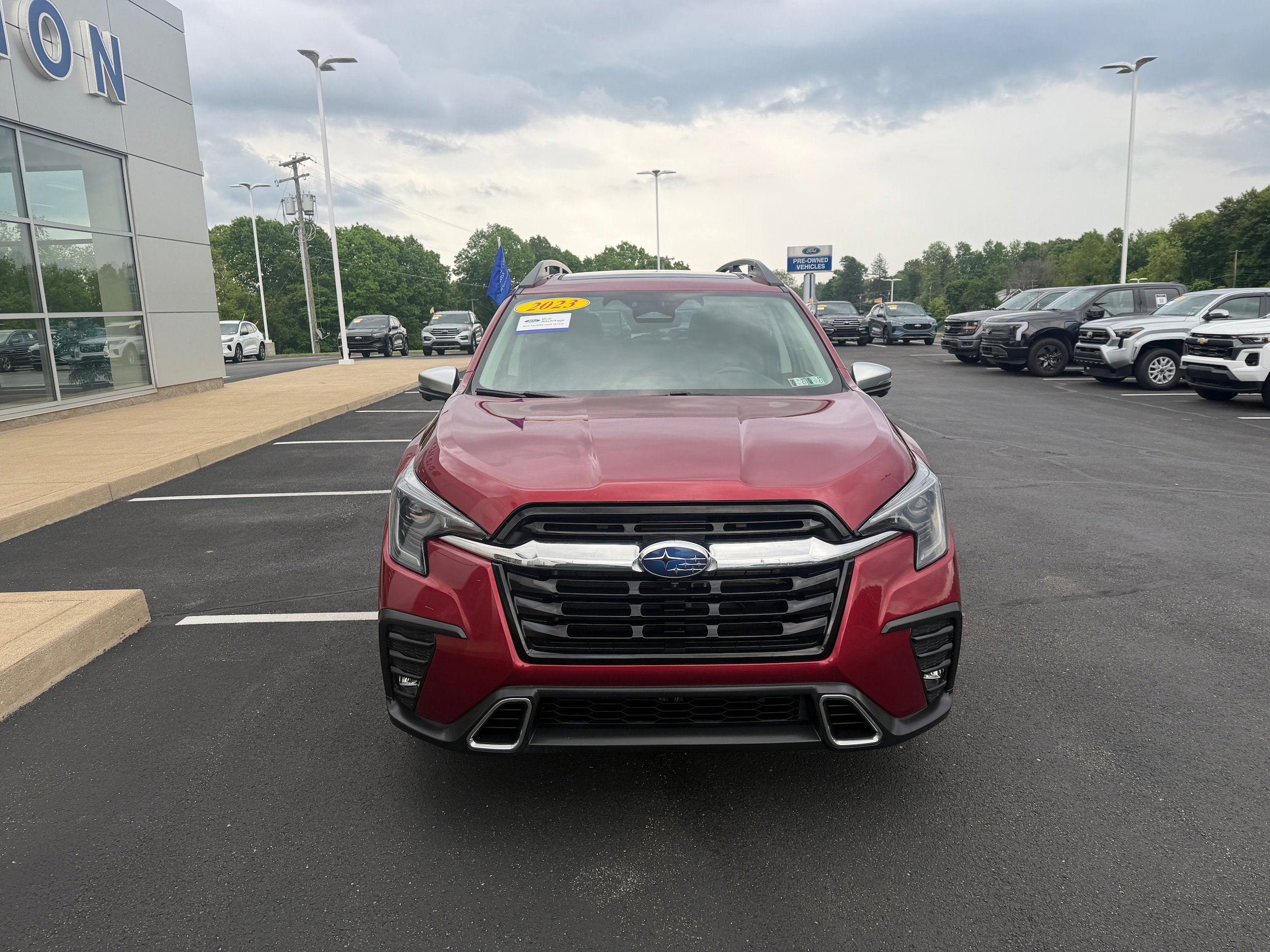Used 2023 Subaru Ascent Touring AWD/4WD image 3