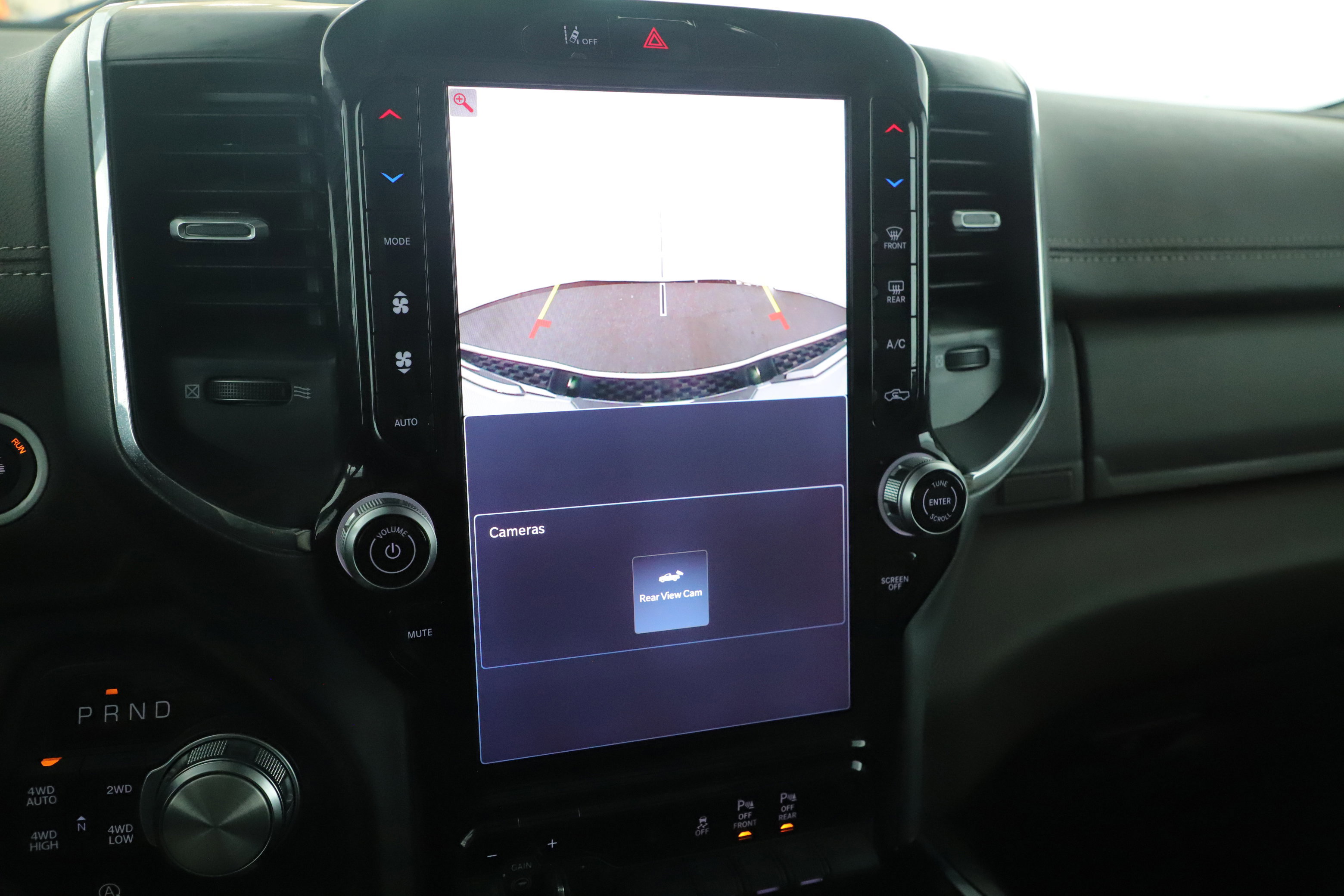 Used 2025 RAM 1500 Laramie w/ Laramie Southwest Edition image 18