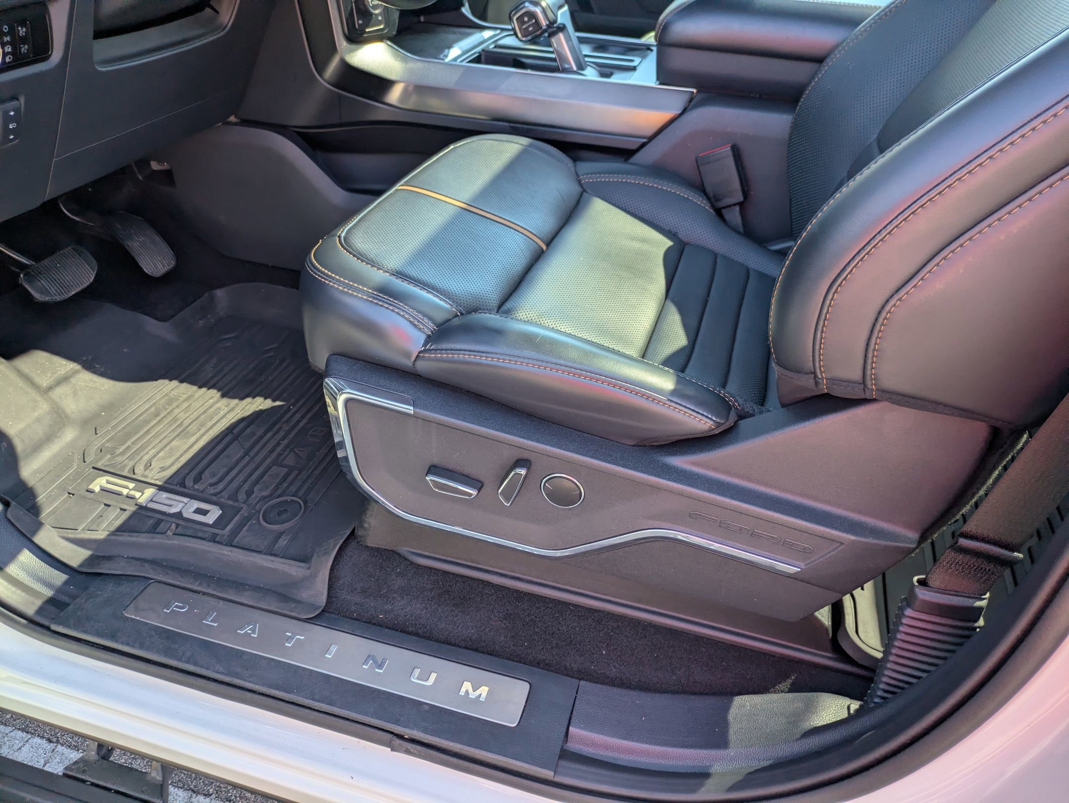 Certified 2023 Ford F150 Platinum w/ Equipment Group 701A High image 16