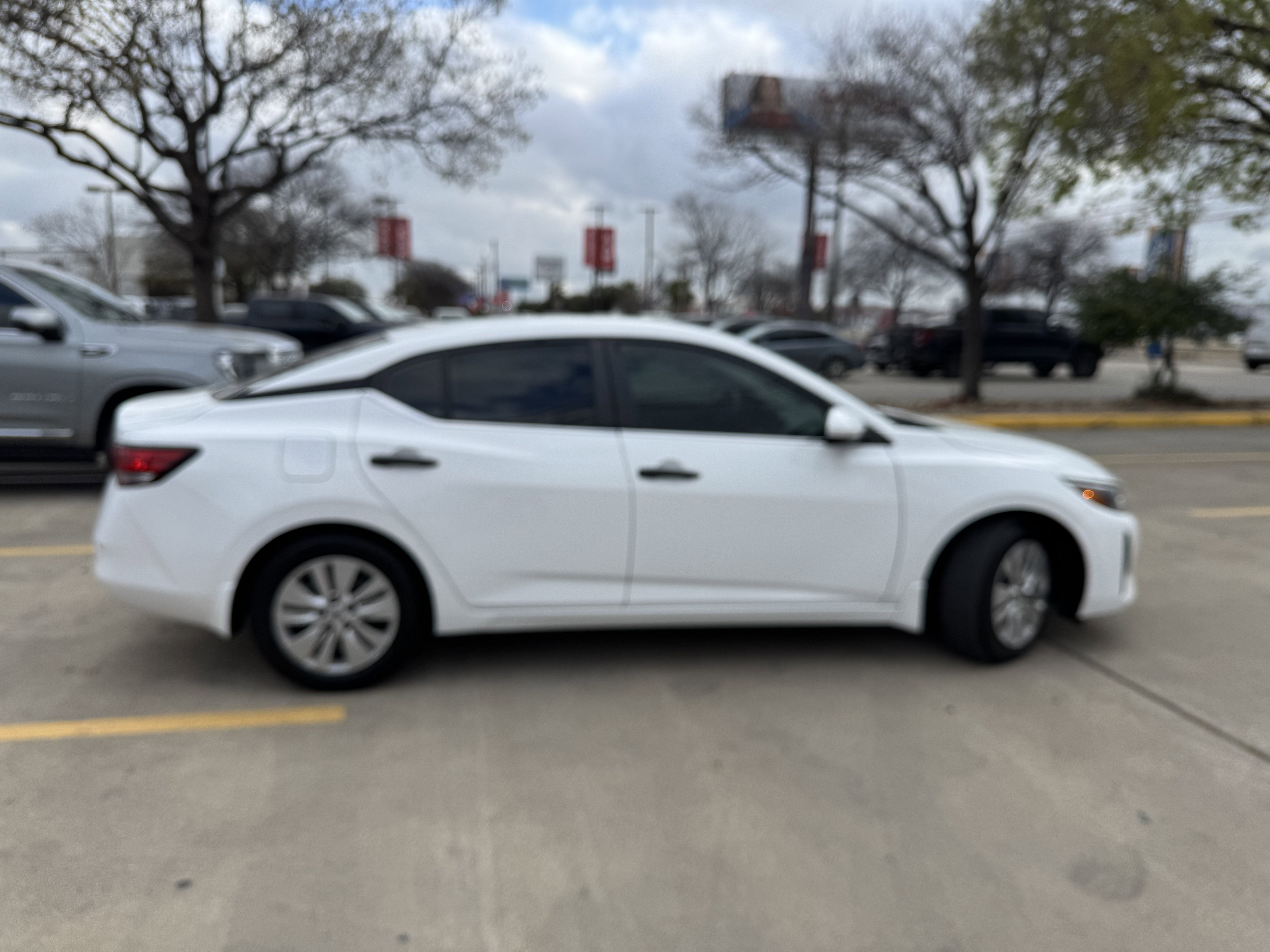 Used 2024 Nissan Sentra S image 4